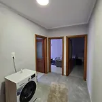 Siar Apartment New Bazaar Тирана